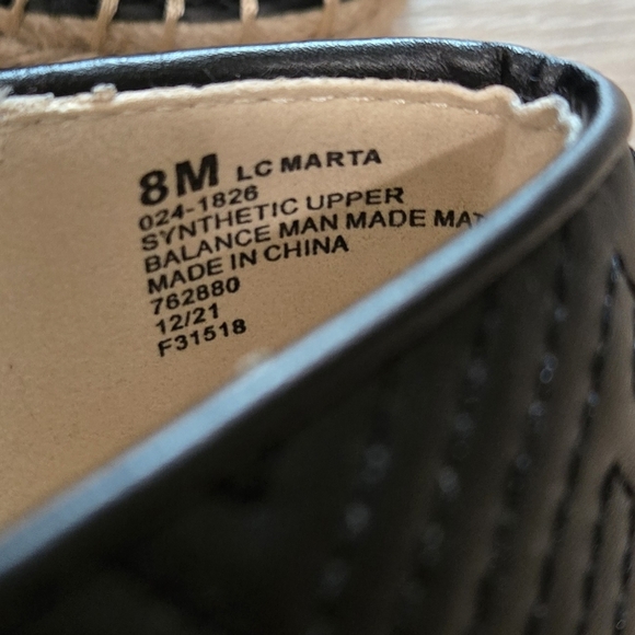 Liz Claiborne LC Marta Black Quilted Slip-On Loafers NWOB - Picture 5 of 7